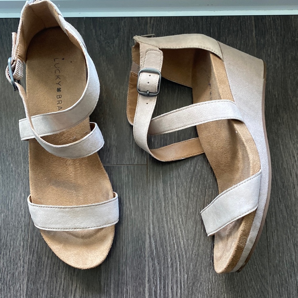 Lucky brand nude crisscross wedge sandal 7.5